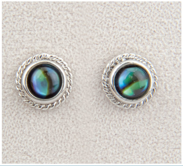Wild Pearle Earrings - Beaded Round Studs