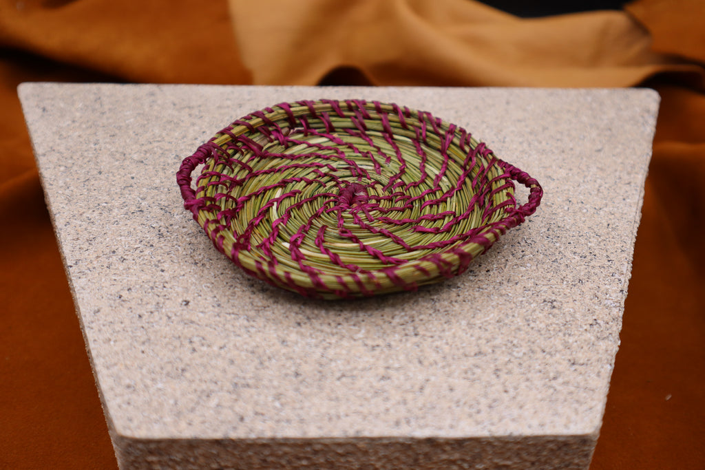 Pine Needle bowl by Beckee Garris