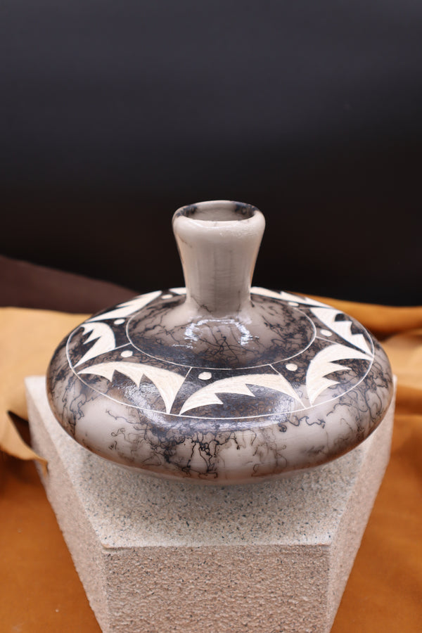 Horsehair Navajo River Vase
